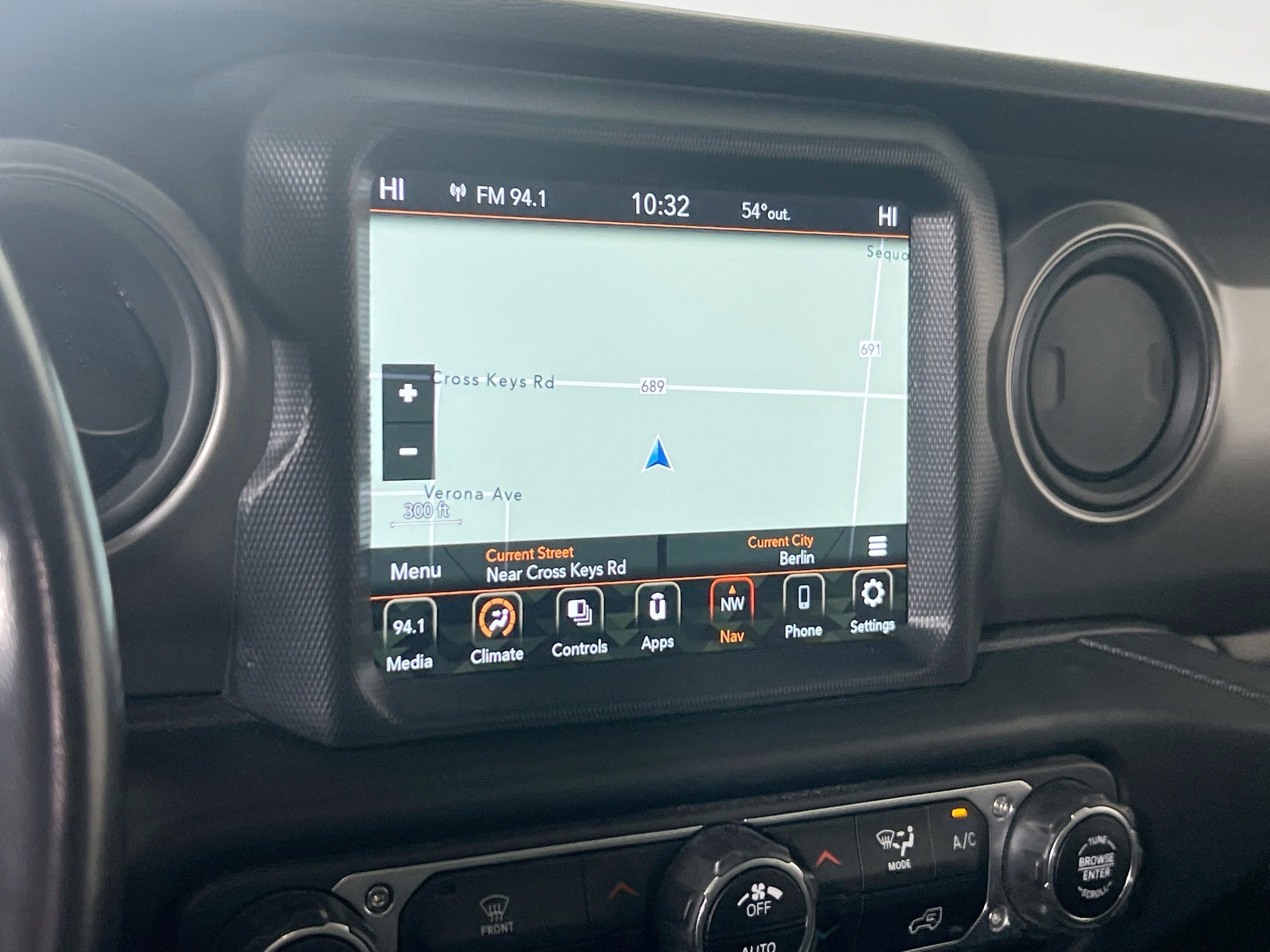 Used 2022 Jeep Gladiator Willys image 13