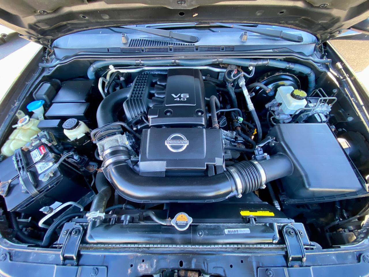 Used 2011 Nissan Pathfinder Silver AWD/4WD image 23