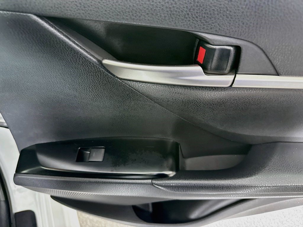 Used 2025 Toyota Camry SE FWD image 30