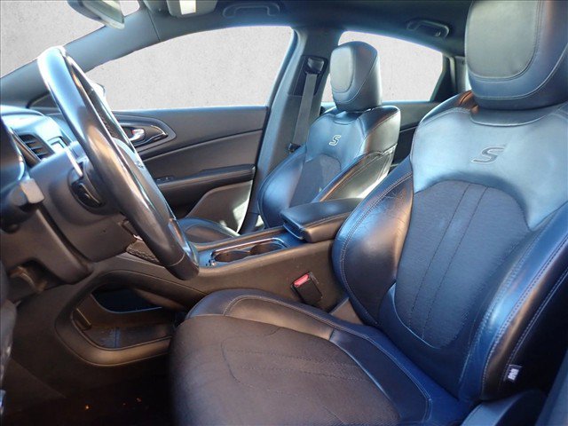 Used 2016 Chrysler 200 S w/ Comfort Group AWD/4WD image 9