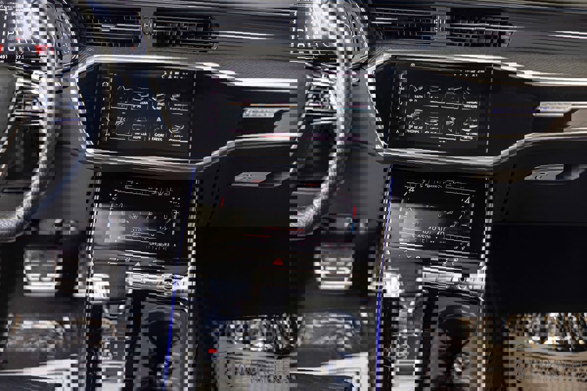 Used 2023 Audi RS 7 Sportback w/ Carbon Optic Package image 38