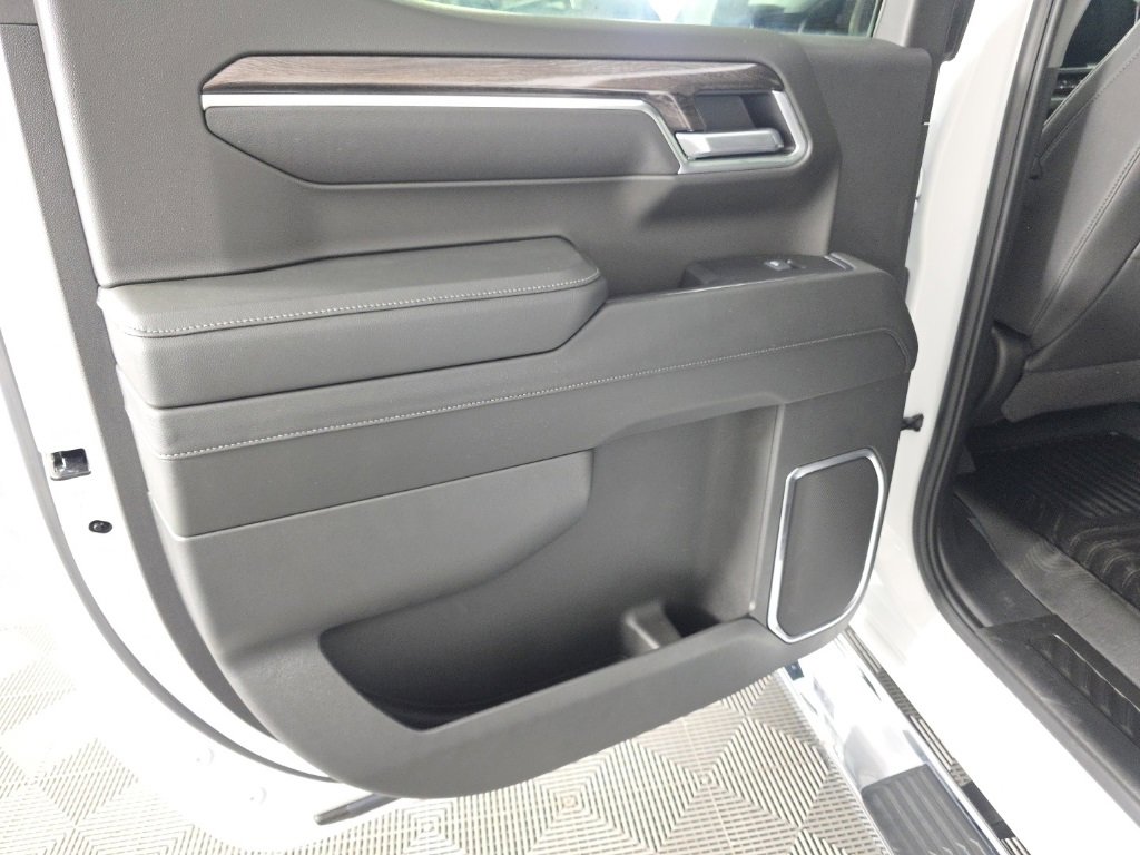 Used 2025 Chevrolet Silverado 1500 LTZ w/ LTZ Convenience Package II image 30