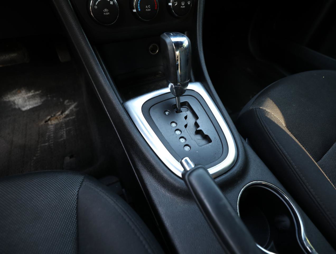 Used 2013 Dodge Avenger SE FWD image 16