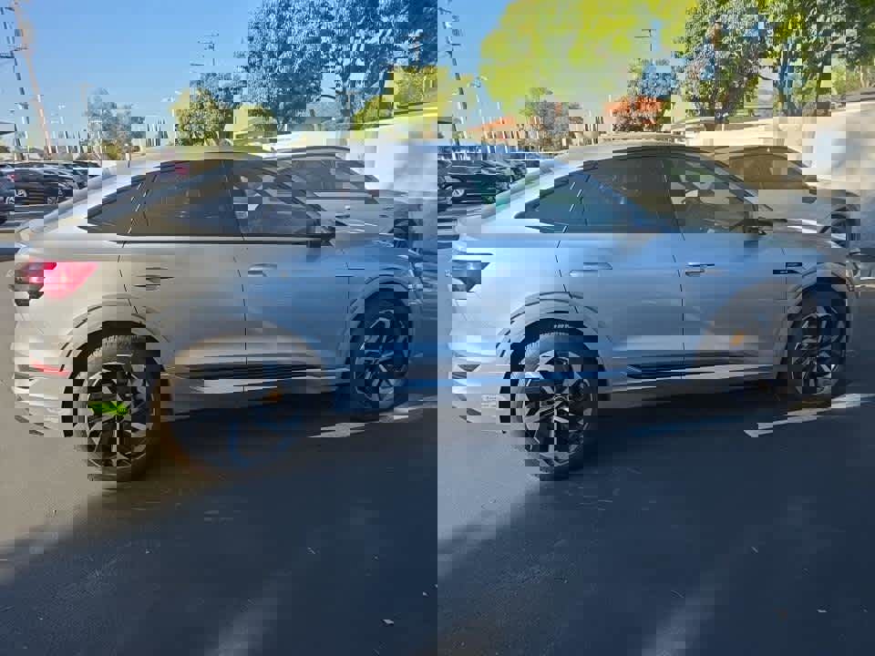 Used 2023 Audi e-tron Premium Plus w/ Premium Plus Package image 7