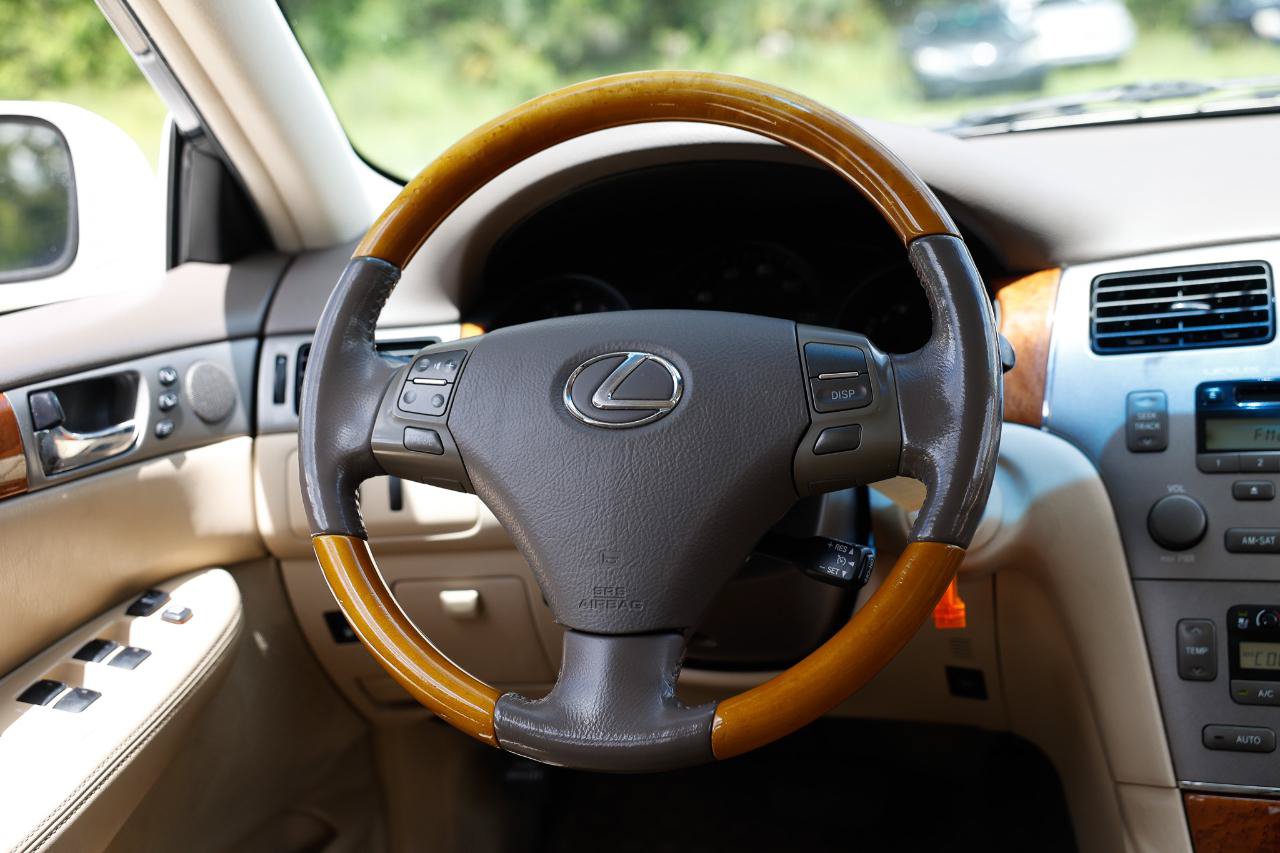 Used 2005 Lexus ES 330 FWD image 29