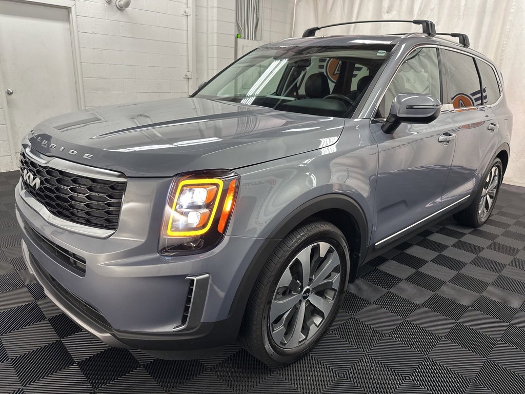 Used 2022 Kia Telluride EX w/ EX Premium Package image 4