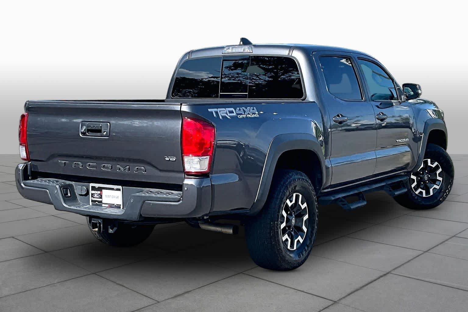 Used 2021 Toyota Tacoma TRD Off-Road w/ Technology Package AWD/4WD image 13
