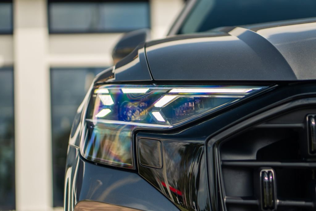 Used 2025 Audi Q8 Prestige image 9