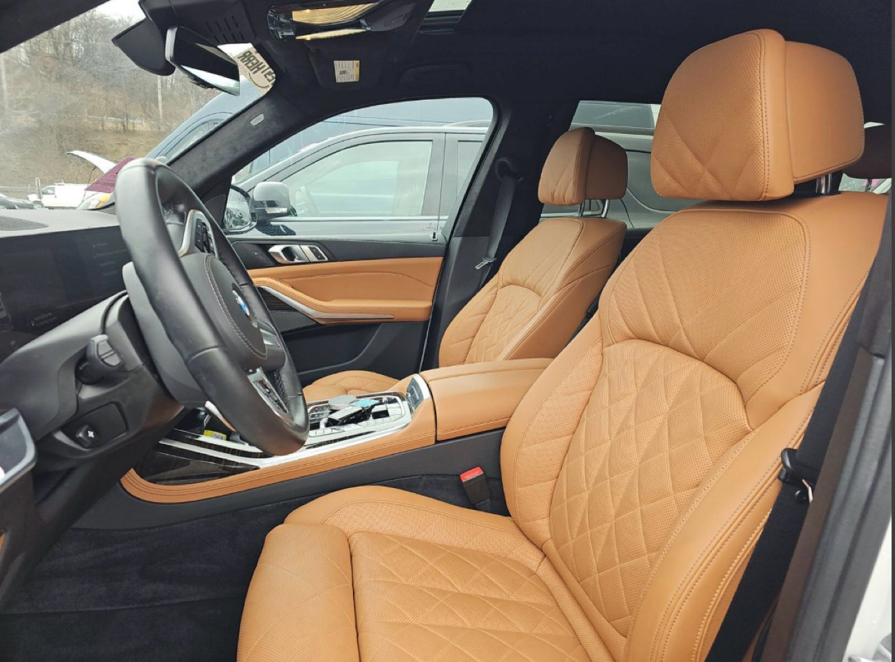 Used 2025 BMW X7 xDrive40i w/ M Sport Package image 17