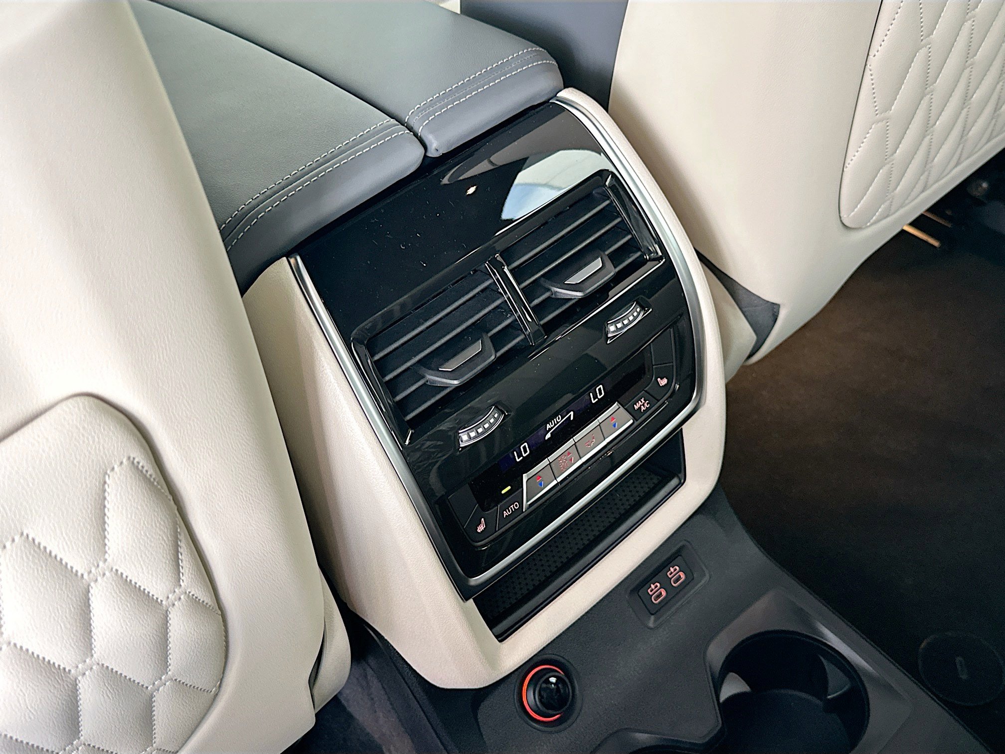 New 2026 BMW ALPINA XB7 image 21