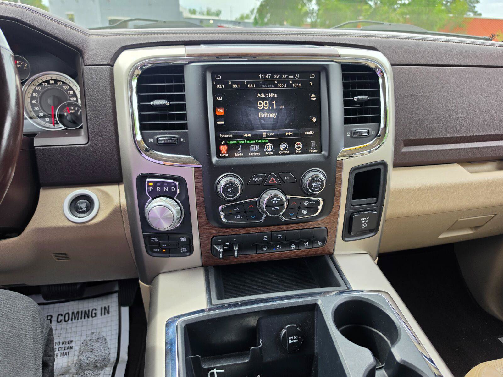 Used 2014 RAM 1500 Laramie w/ Convenience Group AWD/4WD image 9