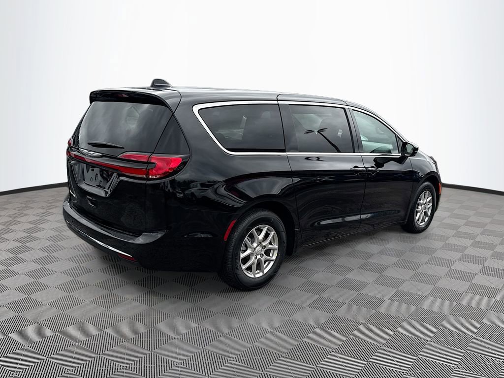 New 2026 Chrysler Pacifica Select FWD image 5