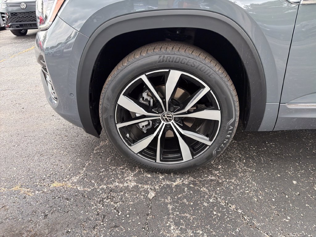 New 2026 Volkswagen Atlas Cross Sport SEL Premium R-Line AWD/4WD image 28