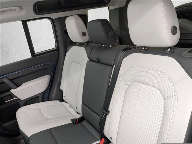 New 2026 Land Rover Defender 110 X-Dynamic SE image 19