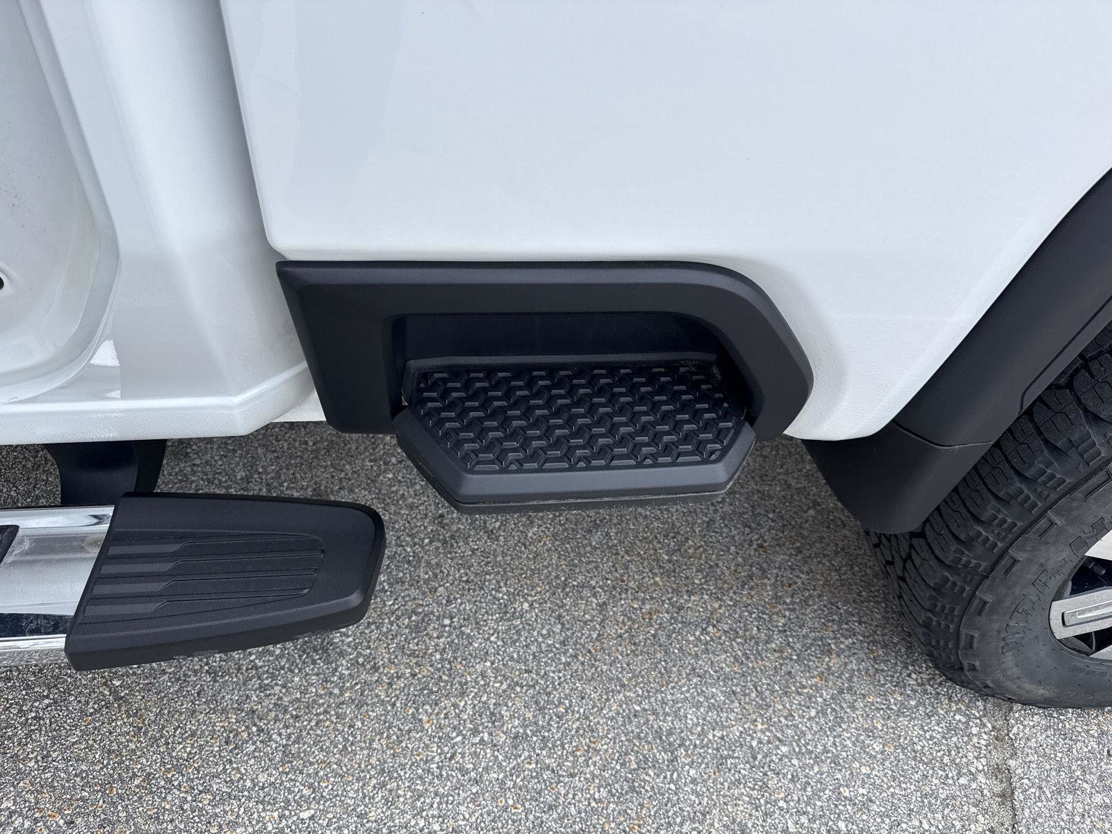 Used 2025 GMC Sierra 2500 Denali image 15