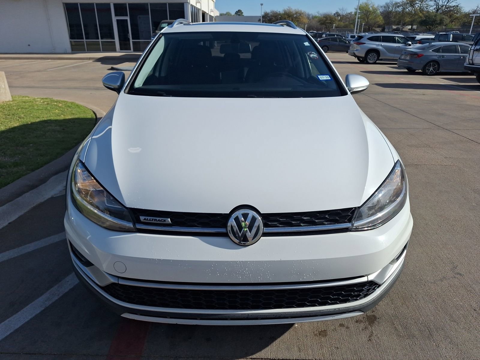 Used 2019 Volkswagen Golf Alltrack SE image 9