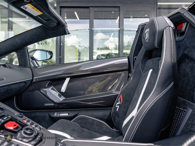 Used 2021 Lamborghini Aventador SVJ AWD/4WD image 35