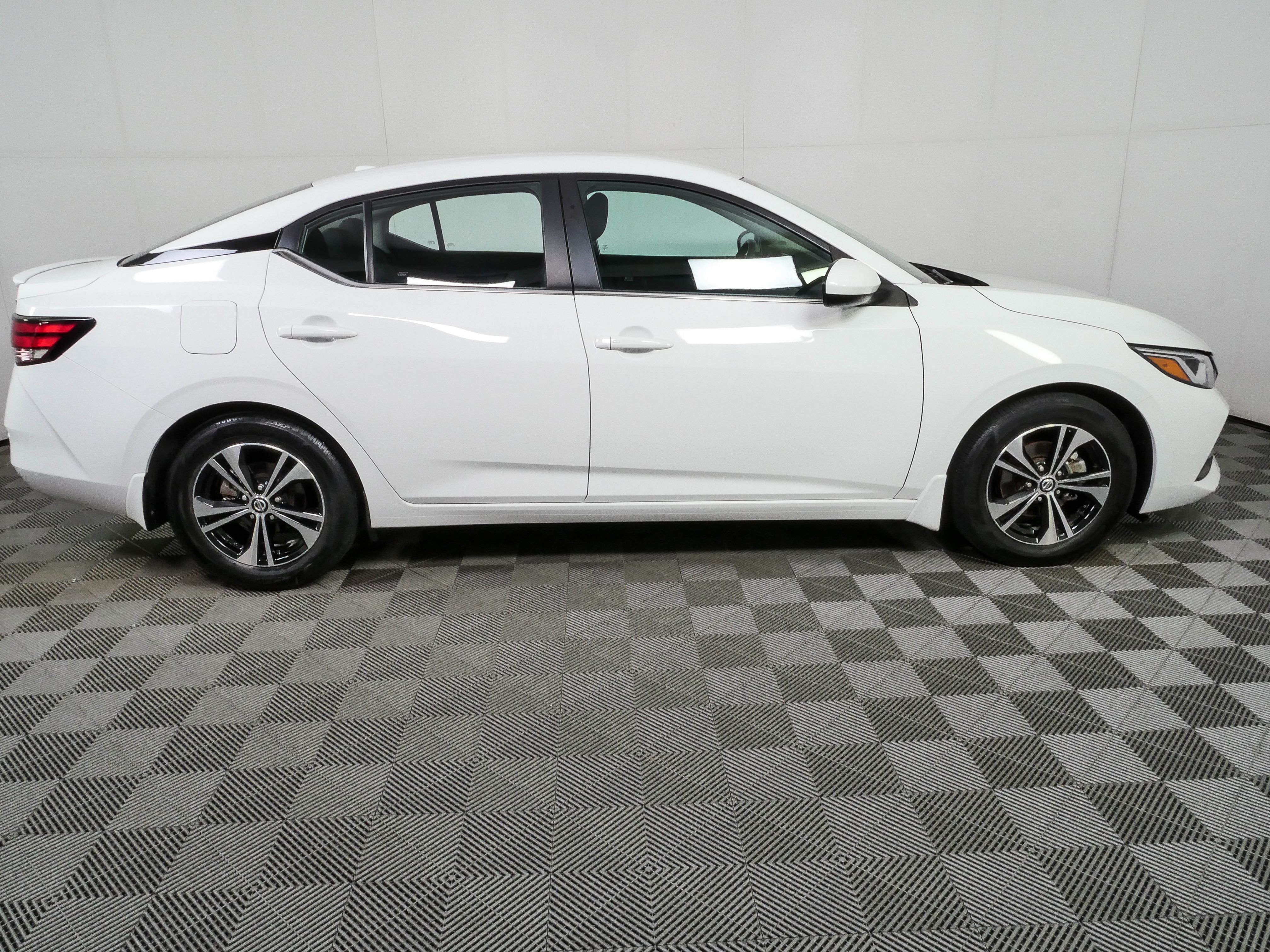Used 2023 Nissan Sentra SV FWD image 2