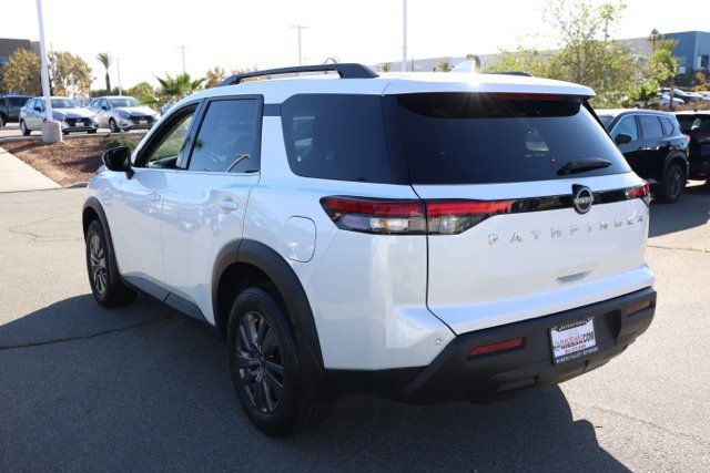 New 2025 Nissan Pathfinder SV w/ Cargo Package image 6