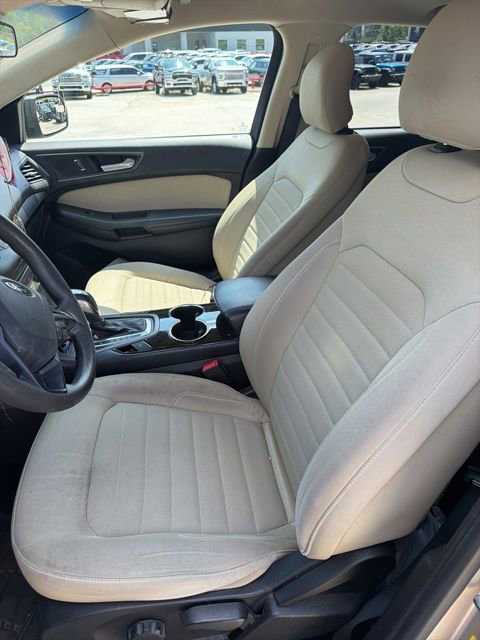 Used 2017 Ford Edge SE FWD image 14