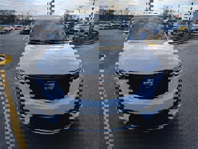 Used 2024 Cadillac XT6 Sport w/ Technology Package image 2