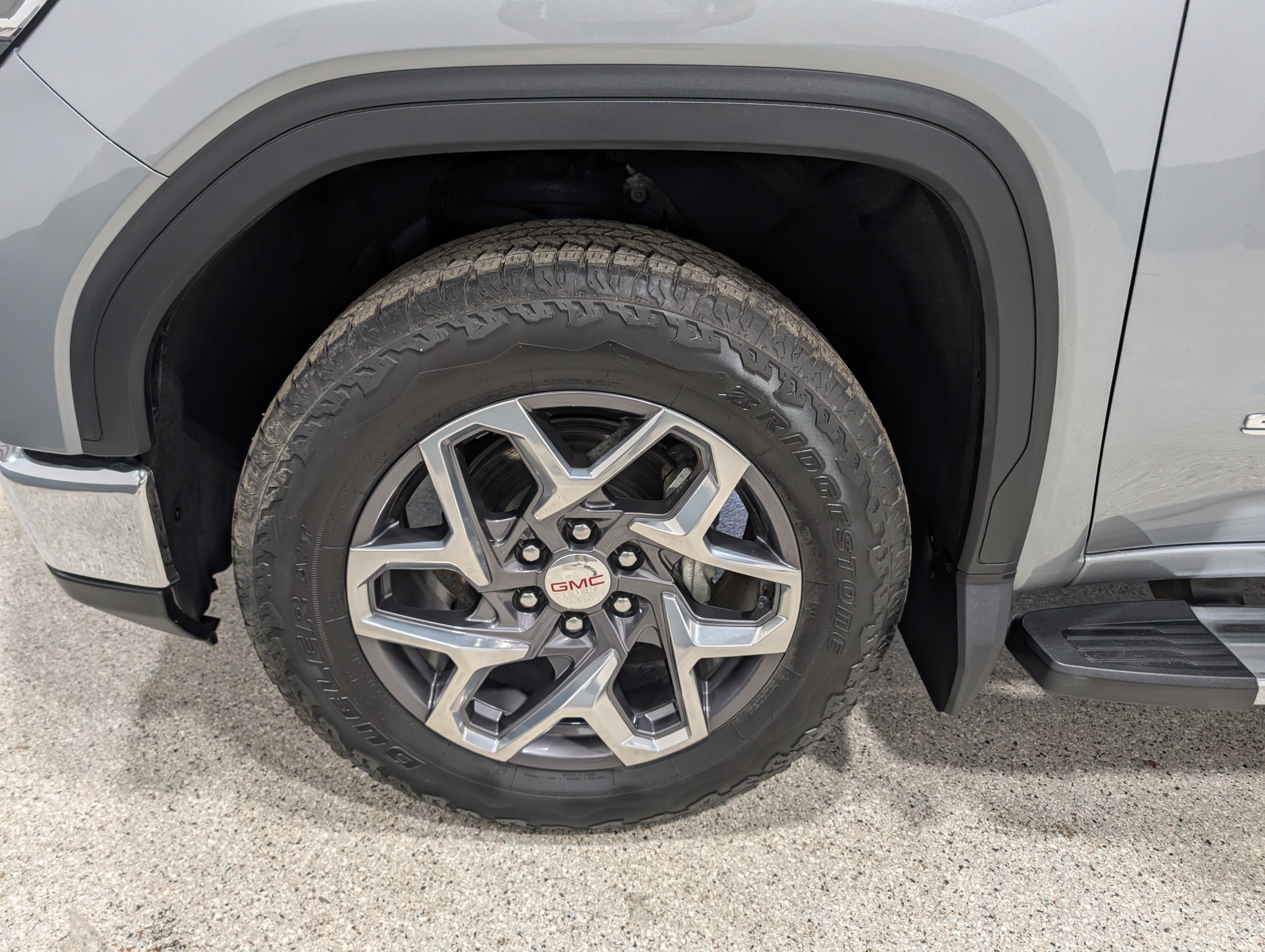 Used 2024 GMC Sierra 1500 SLT w/ SLT Premium Plus Package AWD/4WD image 11