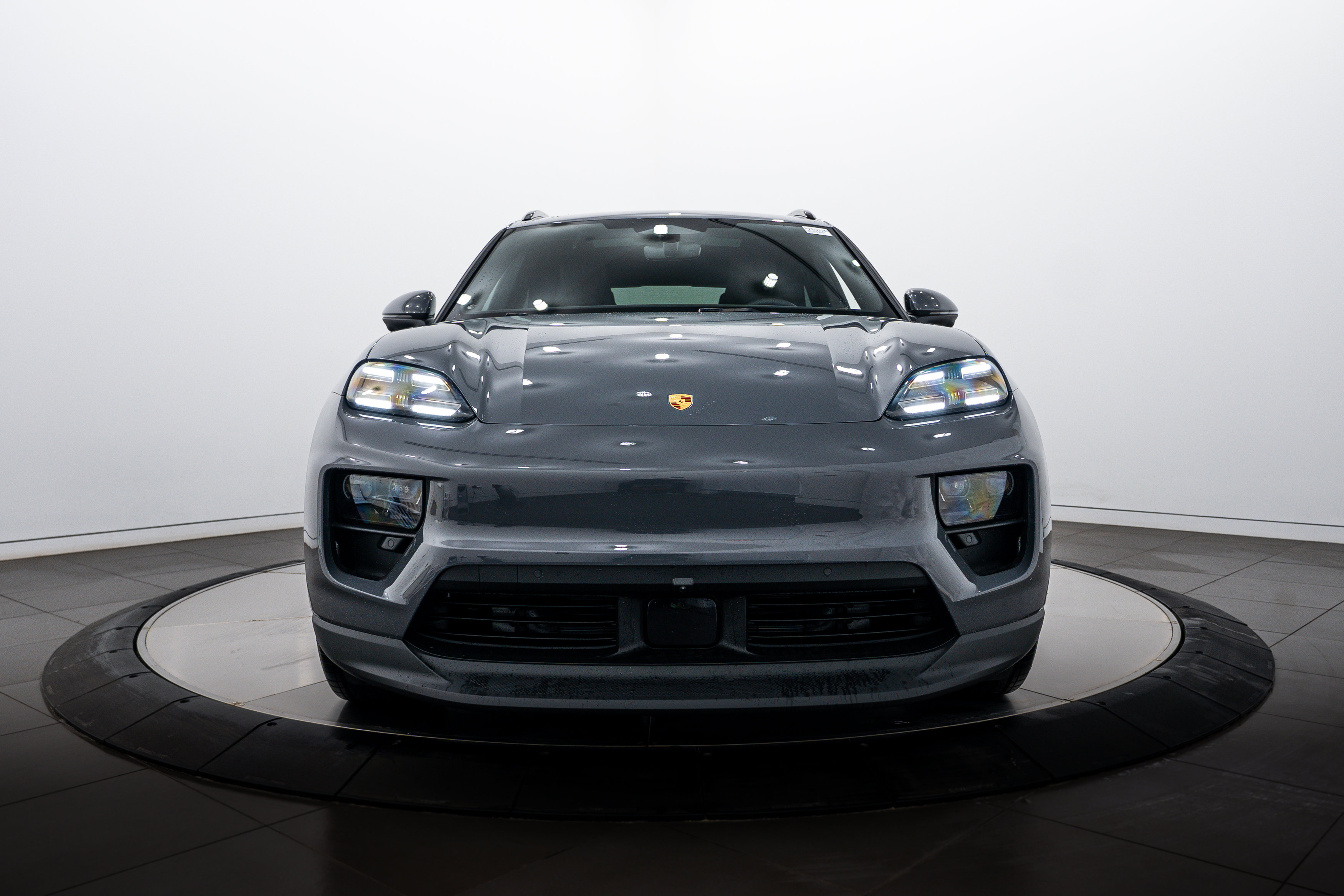 New 2026 Porsche Macan 4 Electric AWD/4WD image 10