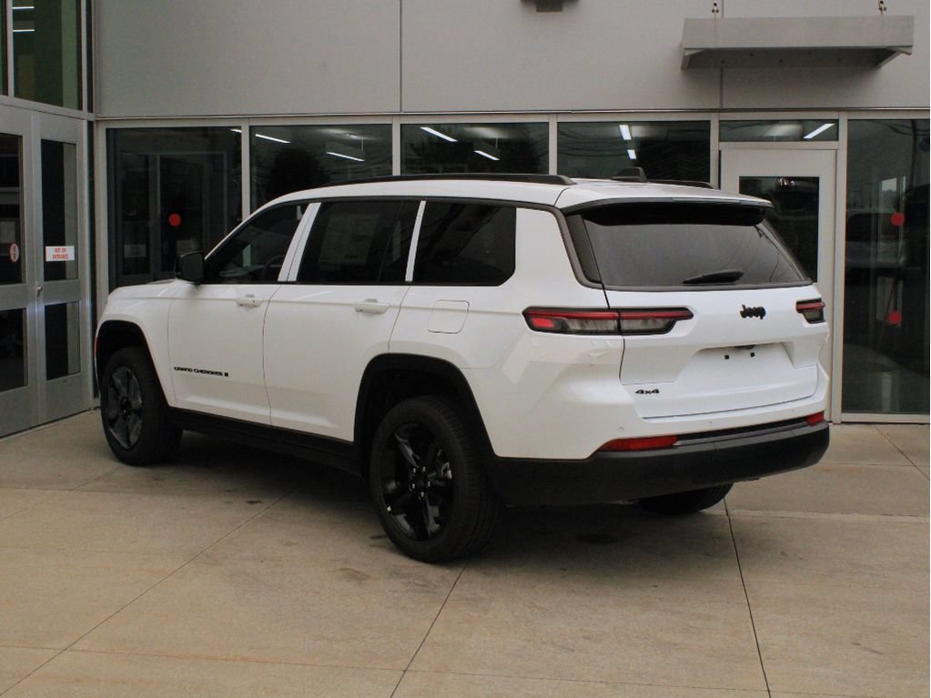 New 2026 Jeep Grand Cherokee L Limited w/ Limited Altitude Package AWD/4WD image 8