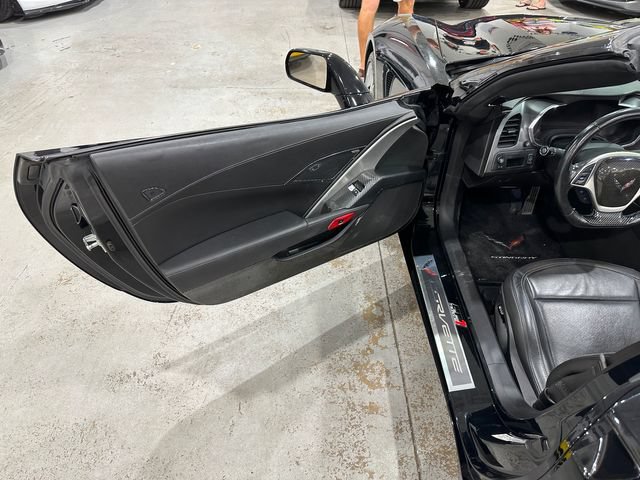 Used 2018 Chevrolet Corvette Stingray Convertible w/ Carbon Flash Badge Package RWD image 18
