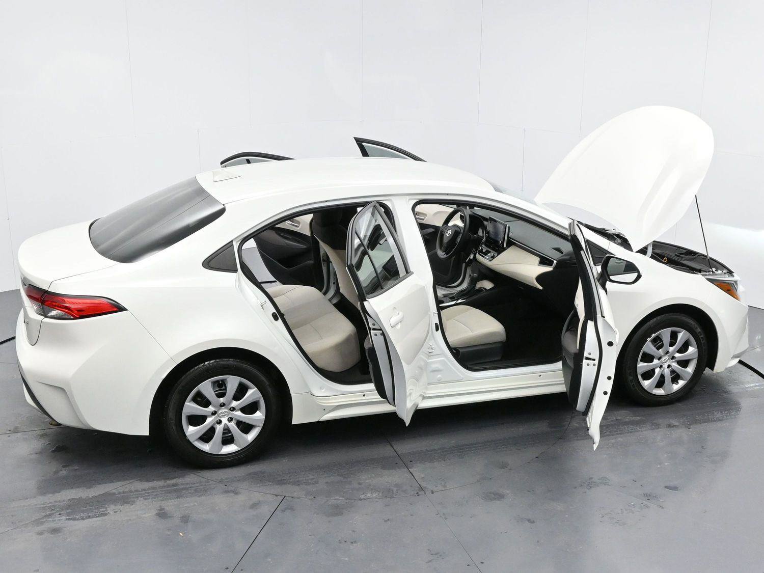 Used 2021 Toyota Corolla LE image 36