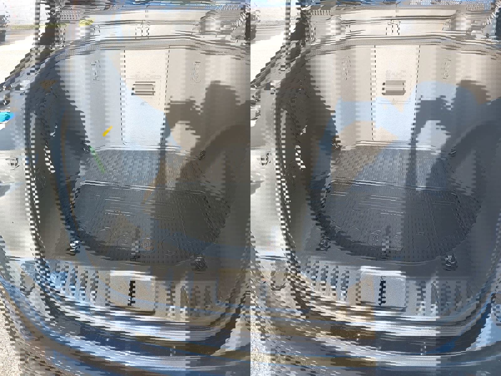 Used 2023 Ford F150 Lightning Lariat AWD/4WD image 32