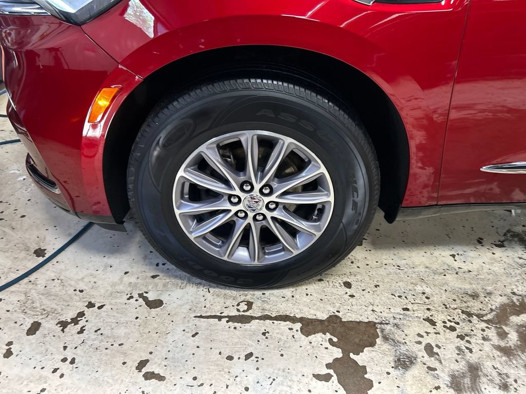 Used 2024 Buick Enclave Essence AWD/4WD image 11