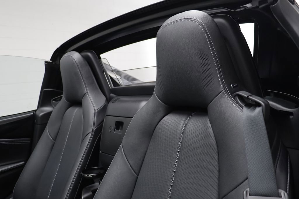 Used 2025 MAZDA MX-5 Miata RF Grand Touring RWD image 14