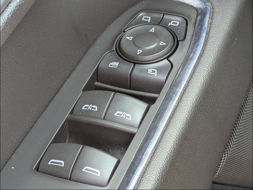 Certified 2025 Chevrolet Silverado 1500 LTZ AWD/4WD image 23