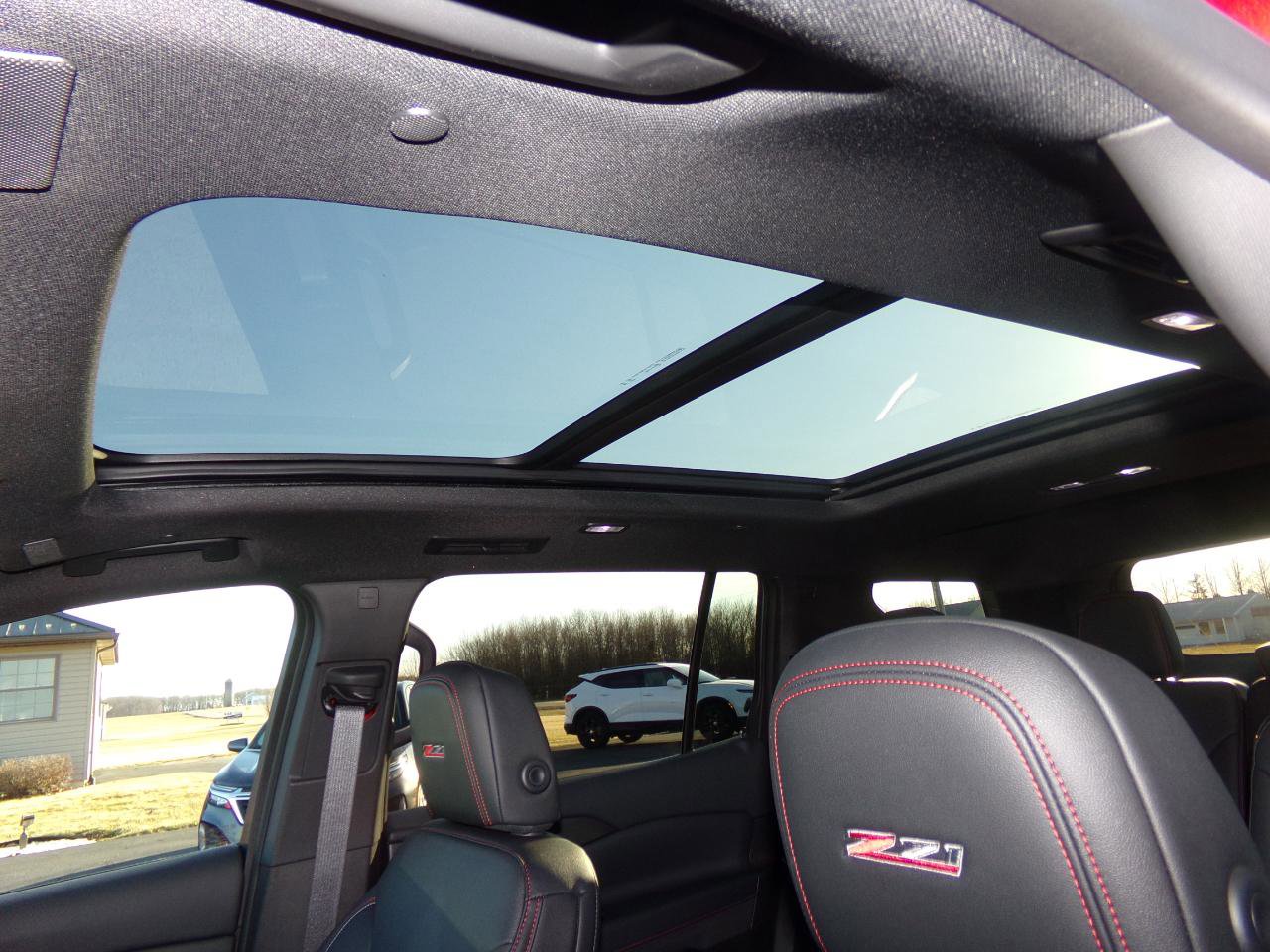 Used 2025 Chevrolet Traverse Z71 image 25