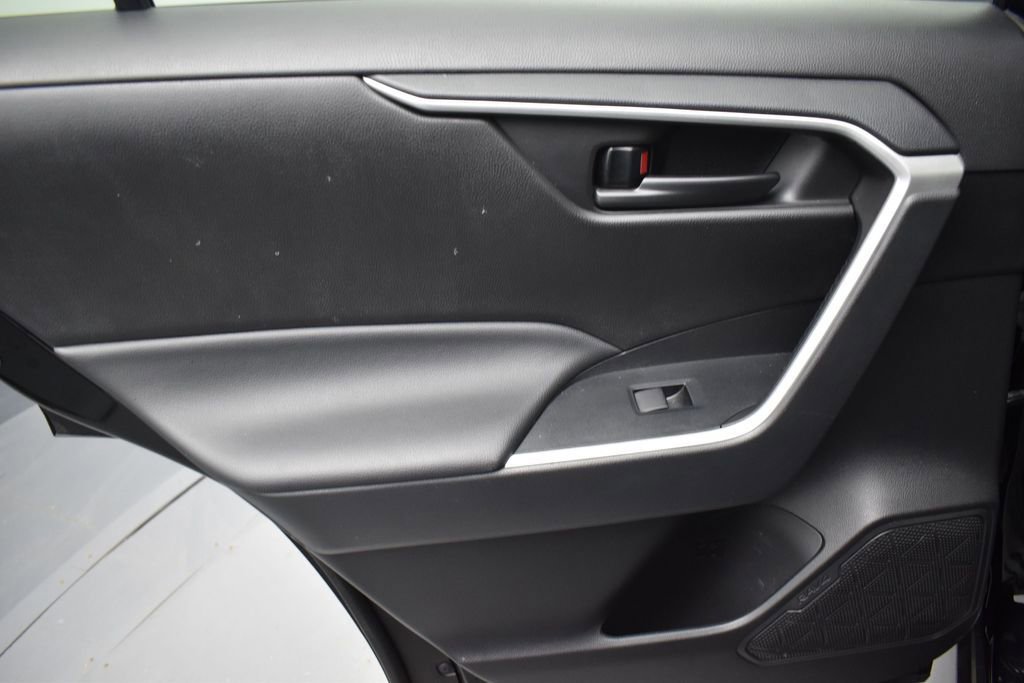 Used 2022 Toyota RAV4 LE AWD/4WD image 23