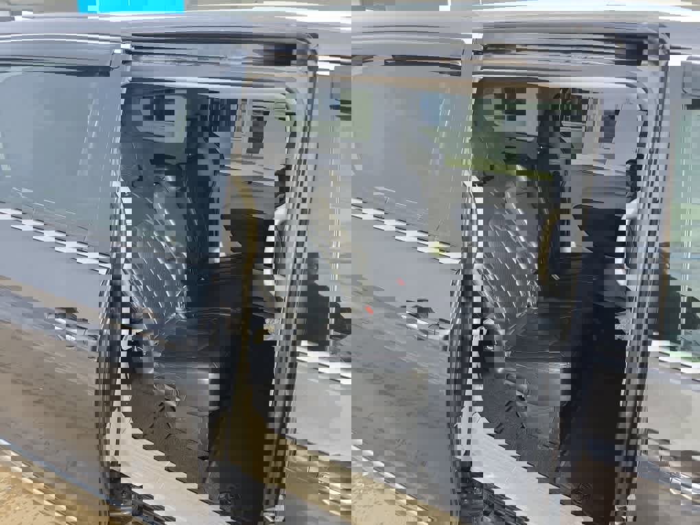 Used 2018 Chrysler Pacifica Touring-L Plus w/ Advanced Safetytec Group image 22