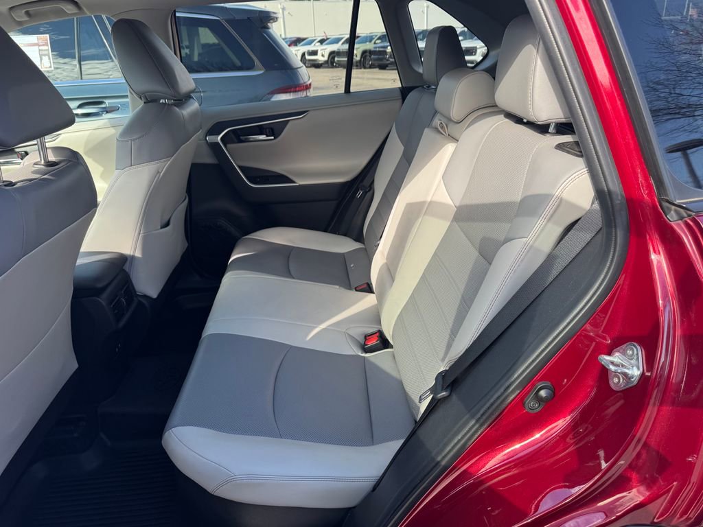 Used 2020 Toyota RAV4 Limited image 26