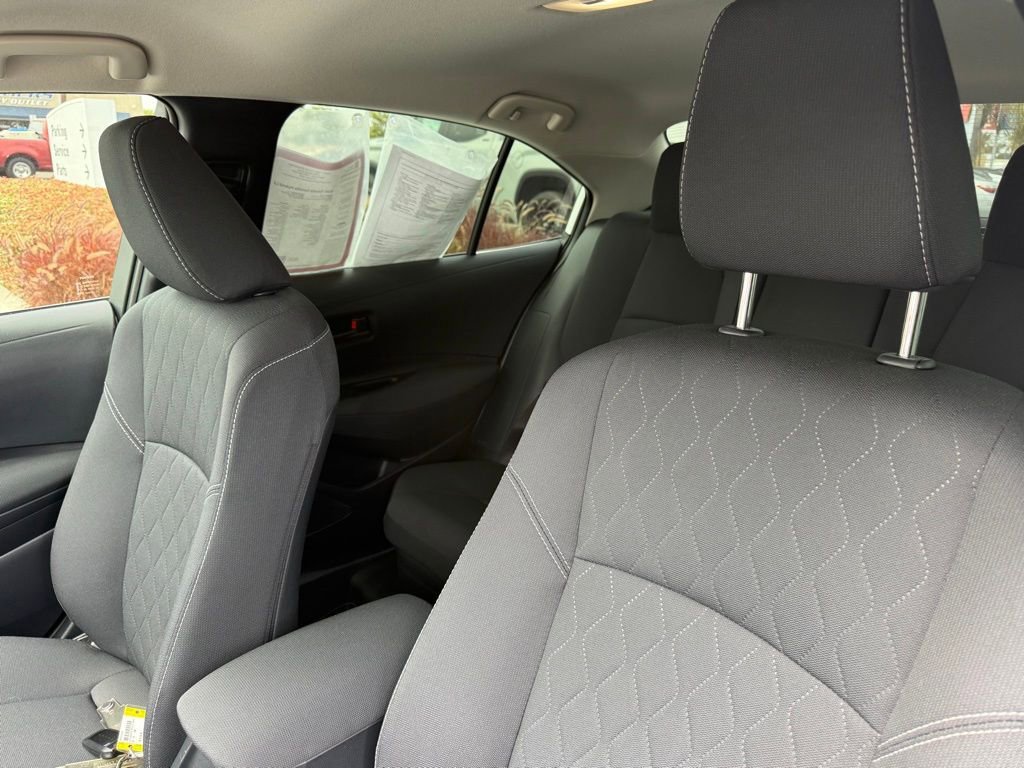 Used 2025 Toyota Corolla LE w/ Convenience Package image 20