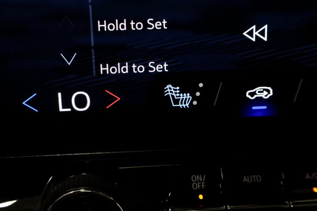 Used 2024 Chevrolet Blazer EV LT AWD/4WD image 4