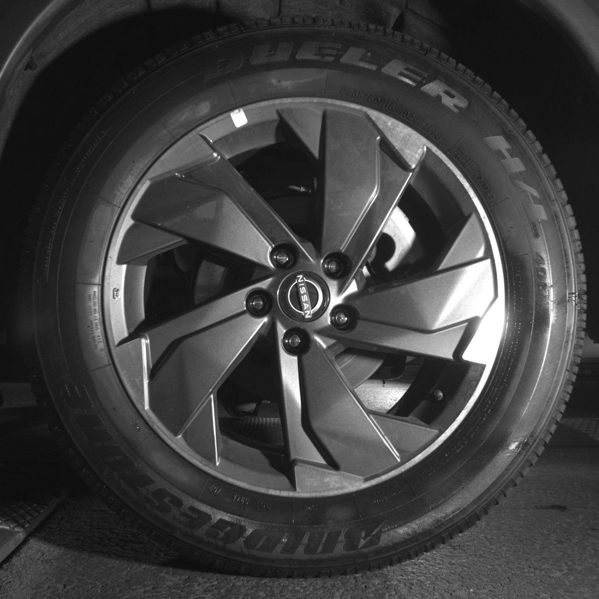 Used 2025 Nissan Rogue SV image 14