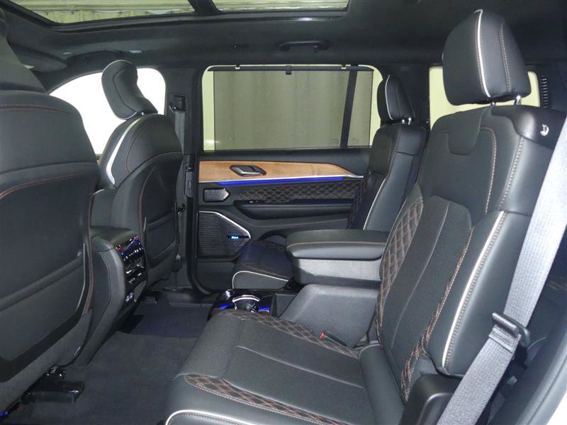 Used 2023 Jeep Grand Cherokee L Summit AWD/4WD image 31