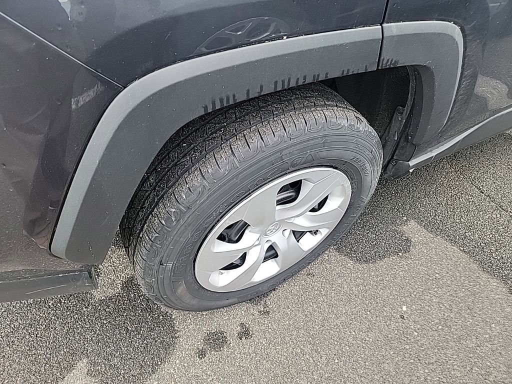 Used 2025 Toyota RAV4 LE image 8