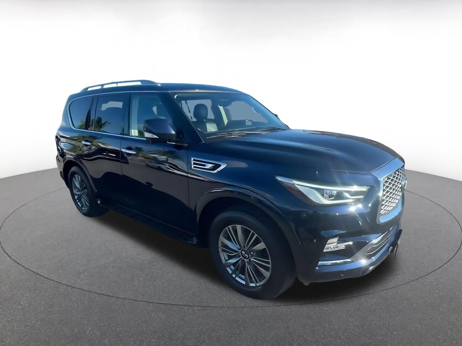 Used 2022 INFINITI QX80 Luxe AWD/4WD image 2