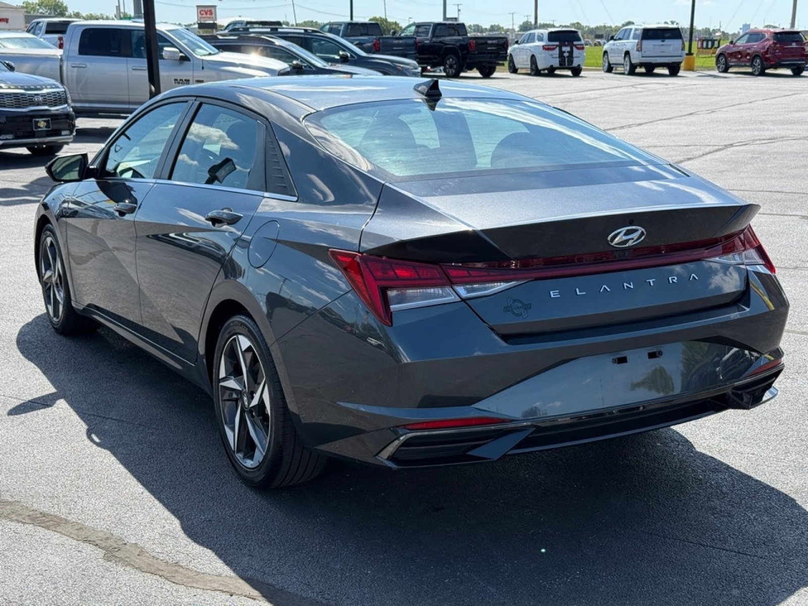 Used 2021 Hyundai Elantra SEL w/ Convenience + Premium Package image 6