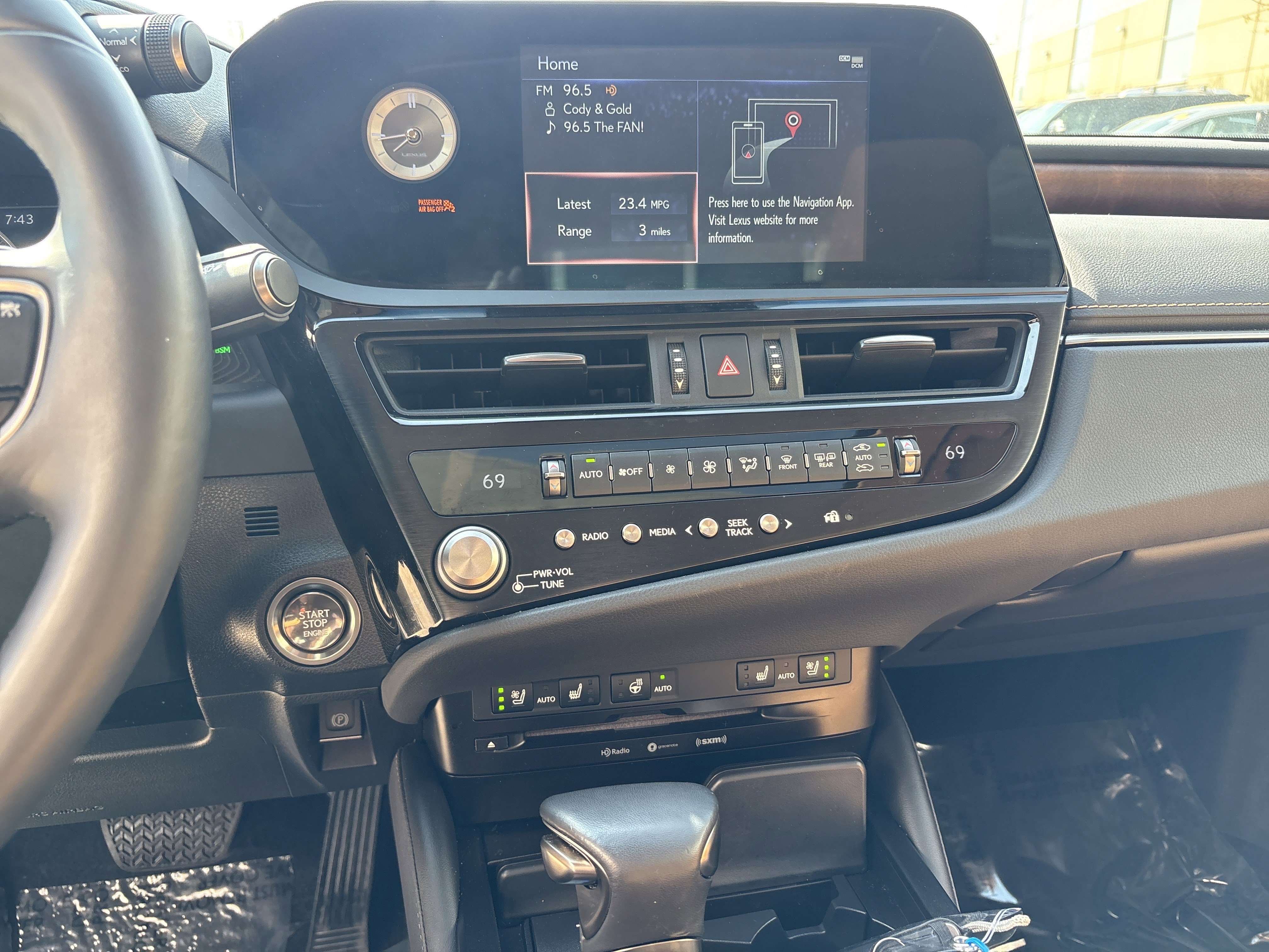 Certified 2022 Lexus ES 250 w/ Premium Package image 30