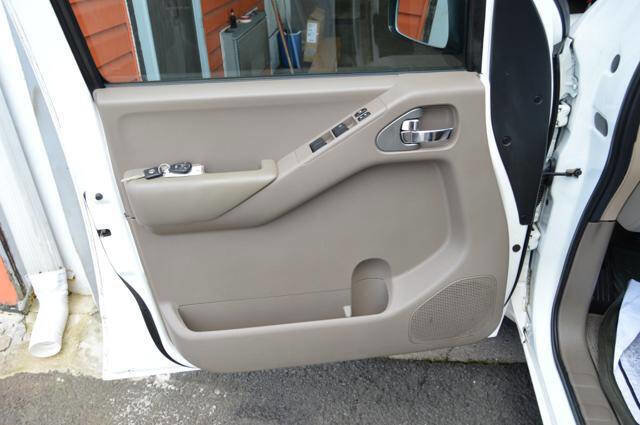 Used 2013 Nissan Frontier SV AWD/4WD image 29