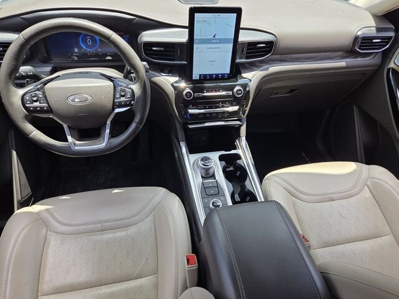 Used 2021 Ford Explorer Platinum w/ Equipment Group 601A AWD/4WD image 12