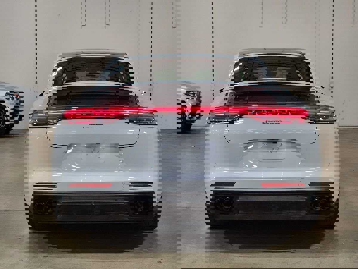 Used 2023 Porsche Panamera image 11