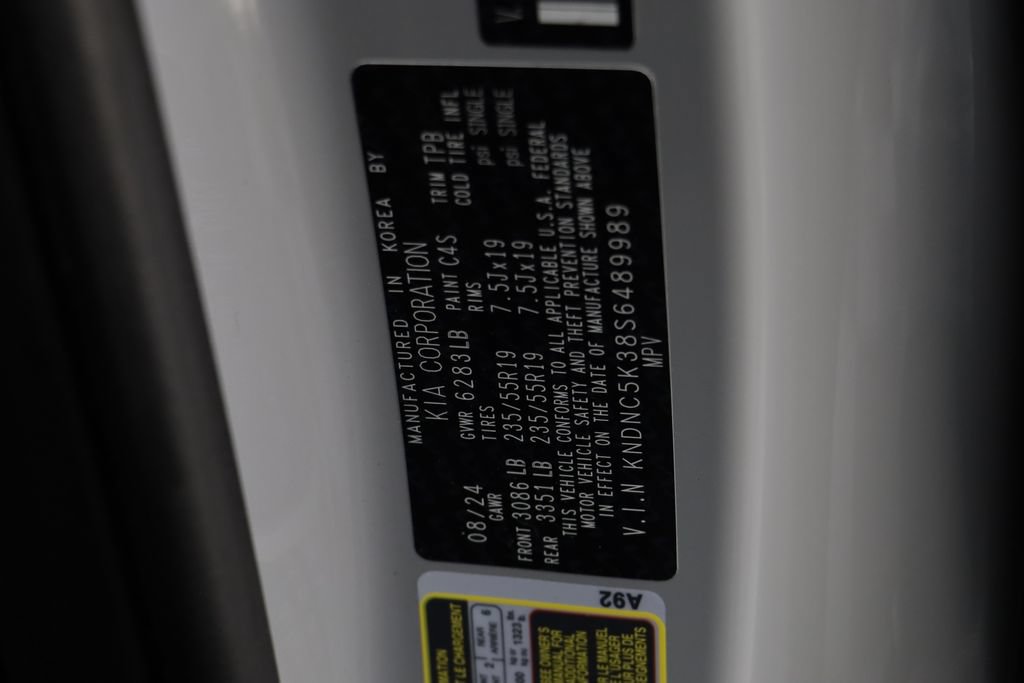Used 2025 Kia Carnival EX FWD image 25